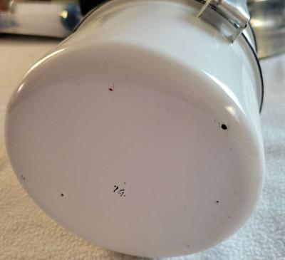 Retro 3 Tiered Enamalware Lunch Carrier - Thumbnail 4