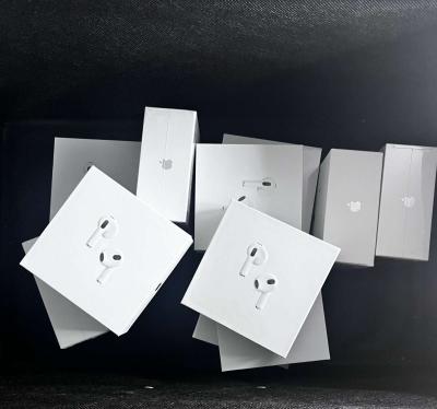 AirPod 3s - Thumbnail 2