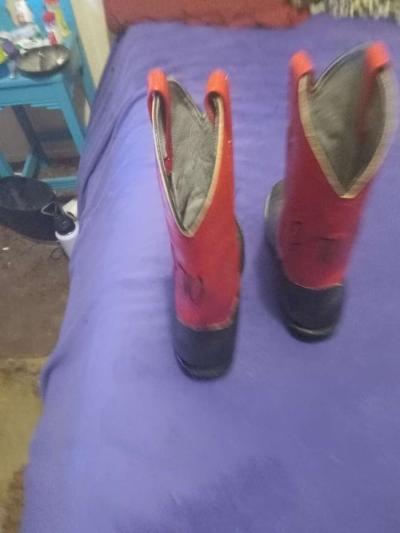 Custom made black and red mens size 11 bull hide - Thumbnail 3