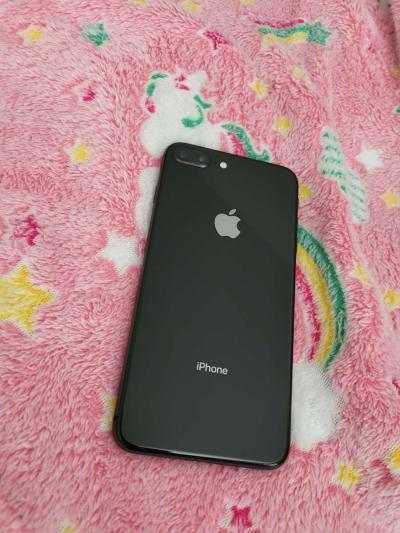 iphone 8plus 64GB unlocked