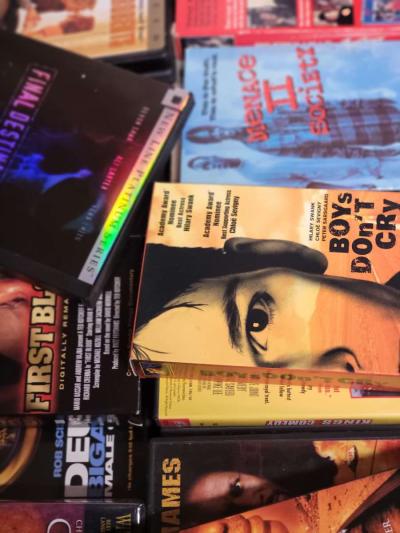 furnite kitchen items computer desk daybed wardrobe cloths - Thumbnail 3