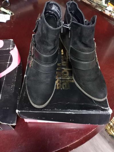 Woman Shoes - Thumbnail 2