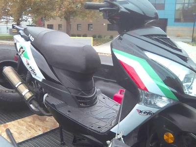 2022 GY6 moped - Thumbnail 2
