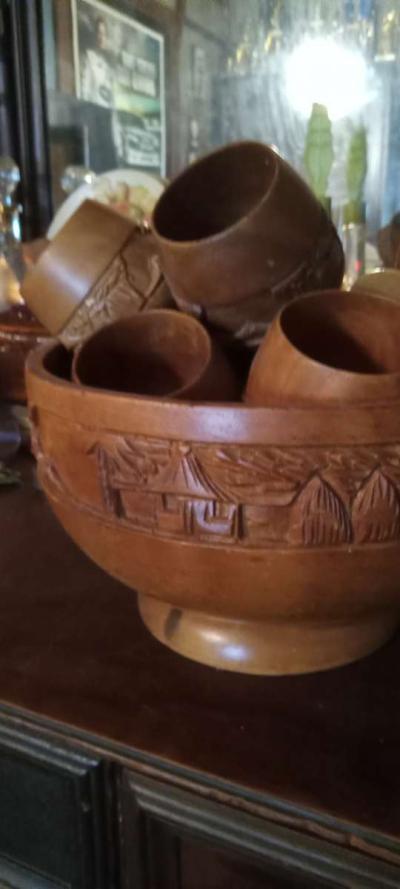 vintage wooden bowl with 8 cups - Thumbnail 4