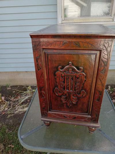 end table with storage ornate detailing - Thumbnail 4
