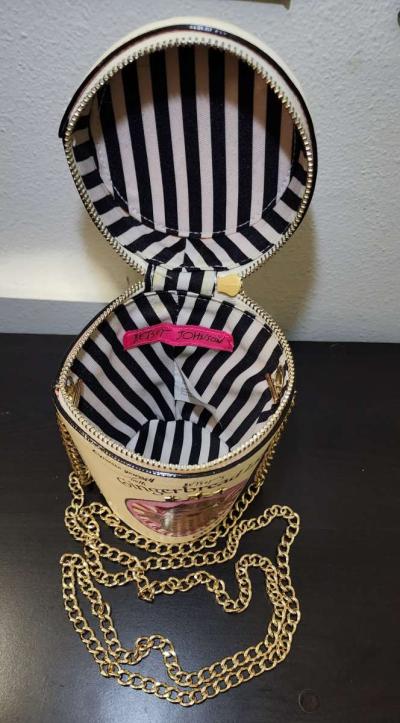 Betsey Johnson gingerbread latte purse - Thumbnail 4