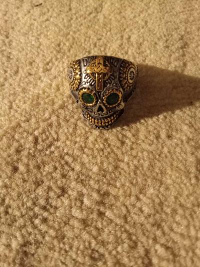 skull ring