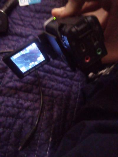 Video camera - Thumbnail 3