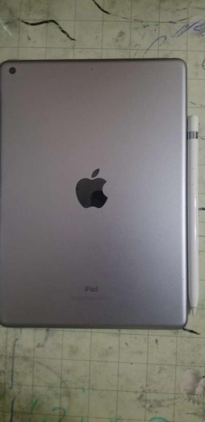 ipad 6th Gen W Apple Pen - Thumbnail 2
