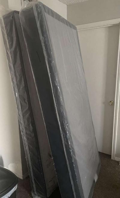 King Mattress Set - Thumbnail 2