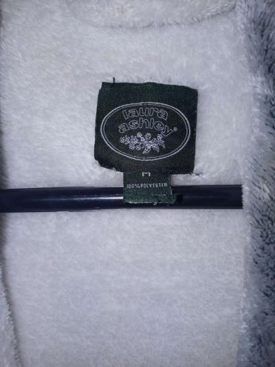 small medium robes white is Laura Ashley Greene is concierge - Thumbnail 3