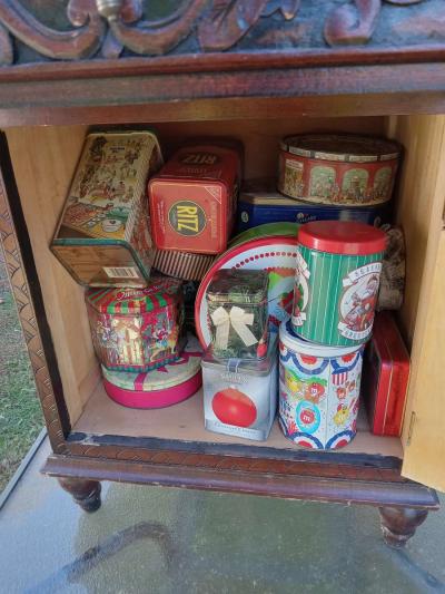 end table with storage ornate detailing - Thumbnail 3