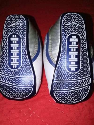 baby infant Nike booties size 2c - Thumbnail 3