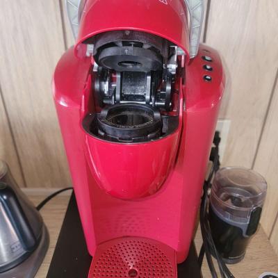 Keurig Single serve coffee maker red - Thumbnail 2