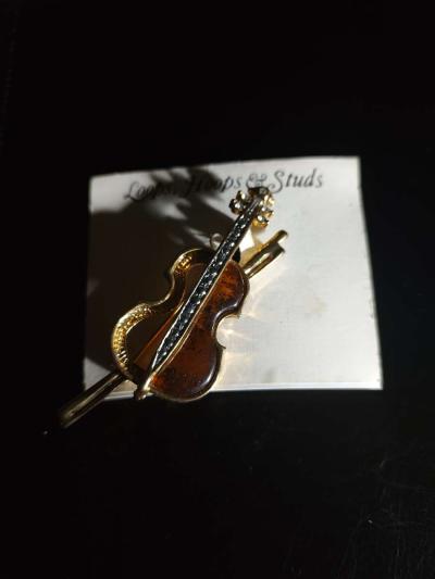 Violin Brooch