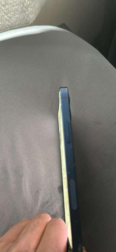 iPhone 12 - Thumbnail 2