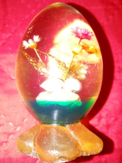 1960 to 1970s lucite acrylic egg - Davenport, Florida