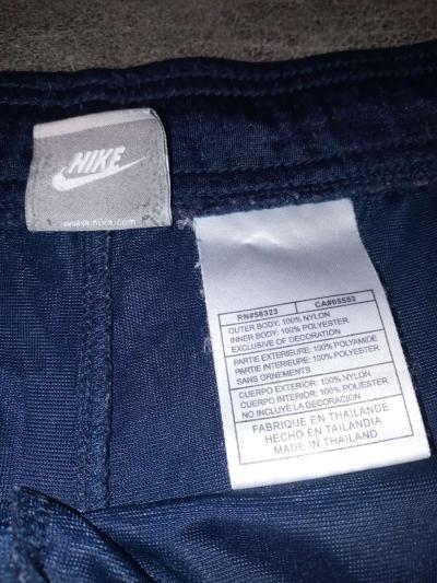 womens Nike shorts medium - Thumbnail 2
