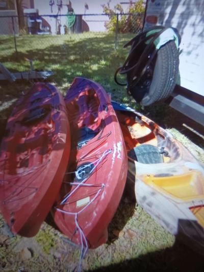 3 kayaks