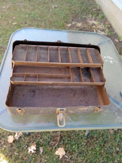 antique metal fishing tackle box - Thumbnail 4