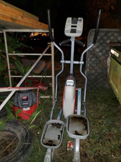 2012 Schwinn 420 Elliptical Trainer w Fan - Thumbnail 3