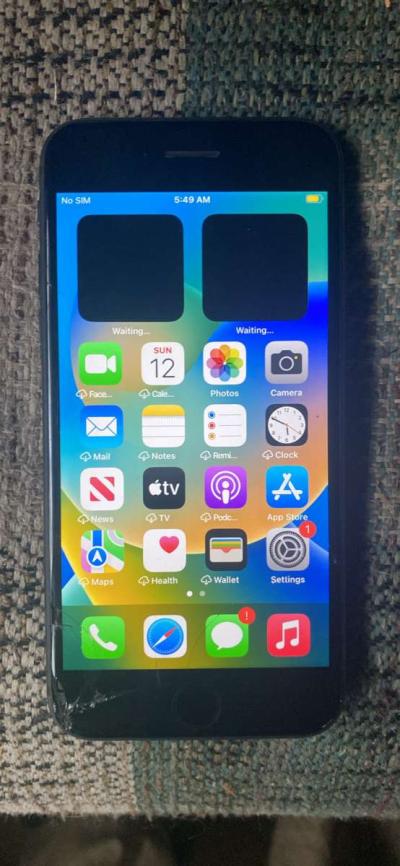 iPhone 8 - Thumbnail 4