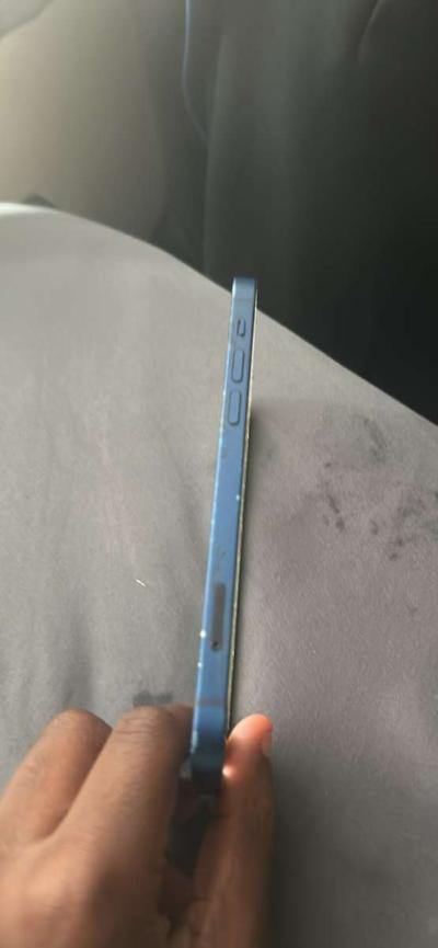 iPhone 12 - Thumbnail 6