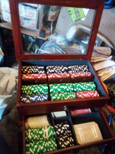 poker chip and card case