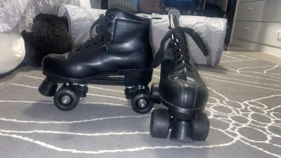 roller skates - Thumbnail 2