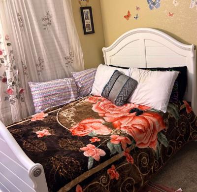 bedroom set - Thumbnail 3