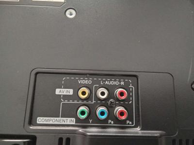 18 inch Dynex TV w FREE HDMI cable w FREE headphones - Thumbnail 2