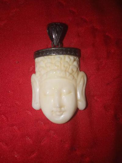 hand carved Buddha head pendant - Thumbnail 3