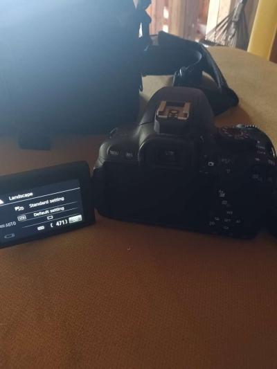 Canon EOS rebel t5i - Thumbnail 2