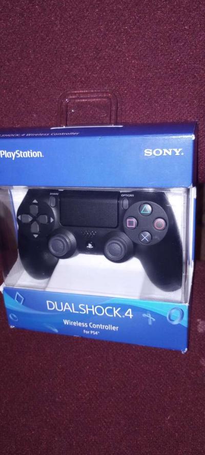 PlayStation 4 Controller Super New - Thumbnail 2