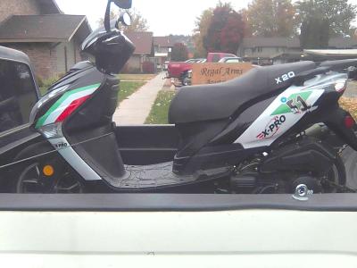 2022 GY6 moped - Thumbnail 3