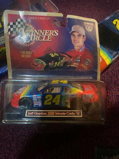 Jeff Gordon diecast and various - Thumbnail 4