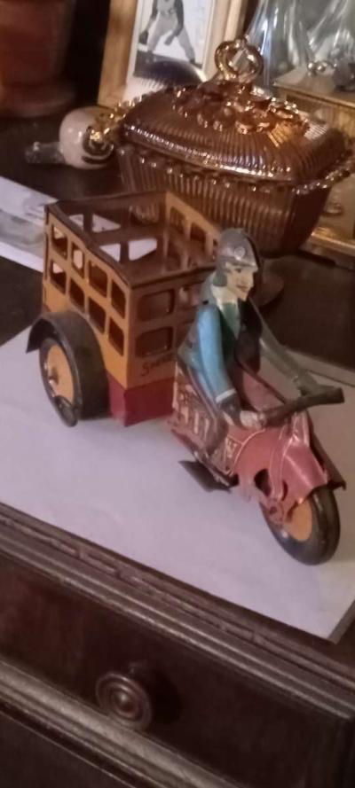 1938 or 39 marxx wind up speed boy delivery - Thumbnail 4