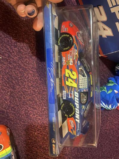 Jeff Gordon diecast and various - Thumbnail 5