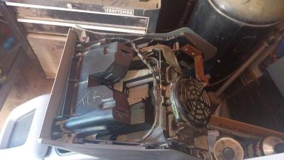 consola sentral Silverado Cadillac suburban GMC YUKON 1999 - Thumbnail 2