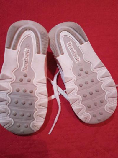 Reebok shoes toddler size six and a half - Thumbnail 3
