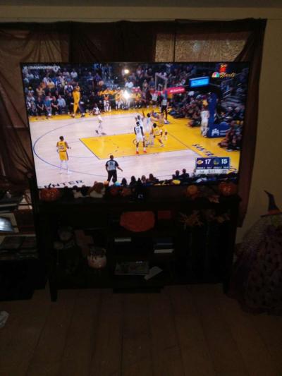 65 samsung smart tv with Bluetooth and cloud gaming - Thumbnail 2