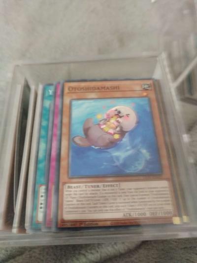 selling large YuGiOh card collection - Thumbnail 3