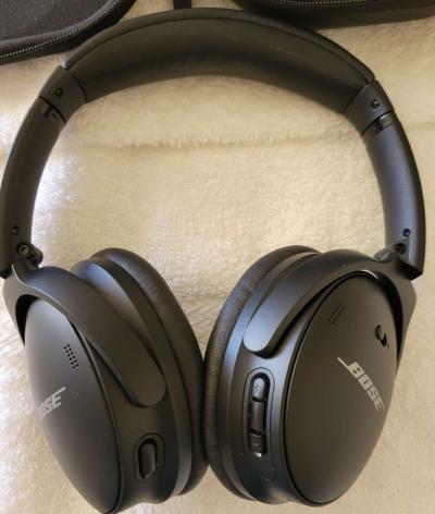 Bose QuietComfort 35 Series II Wireless Headphones With Case - Thumbnail 3