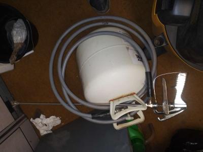 40lbs TPO quick spray adhesive new - Thumbnail 2