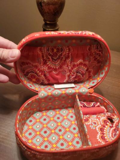 Vera Bradley Paprika pattern Travel Jewelry case - Thumbnail 2