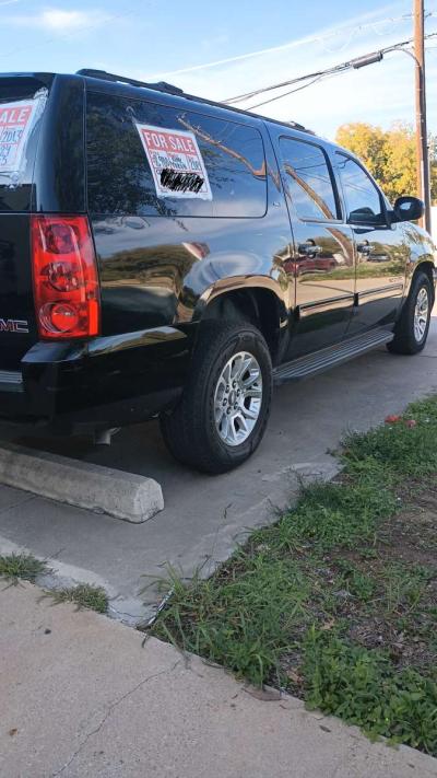 GMC Yukon xl - Thumbnail 2
