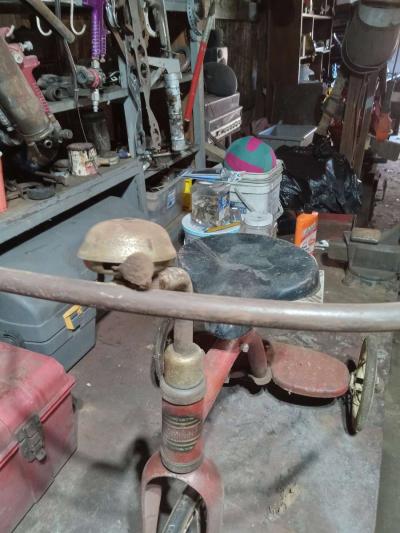 antique tricycle - Thumbnail 2