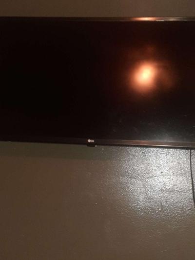 32 Inch LG Smart TV - Thumbnail 6