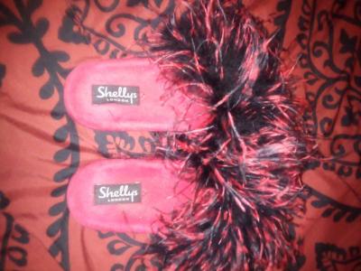 Shelly London  red and black feathers shoes sz 8 - Thumbnail 2