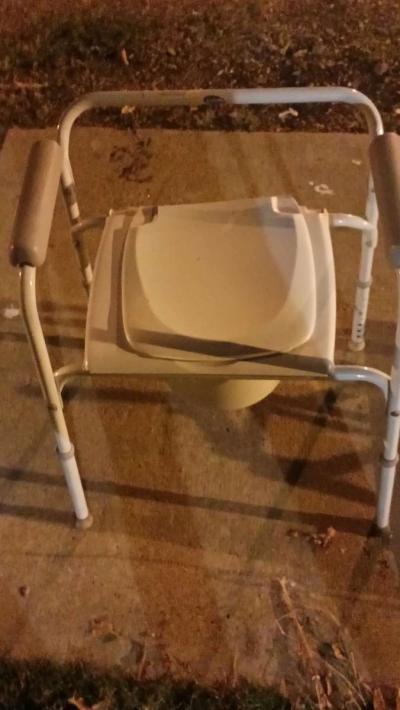 bedside portable toilet - Thumbnail 3